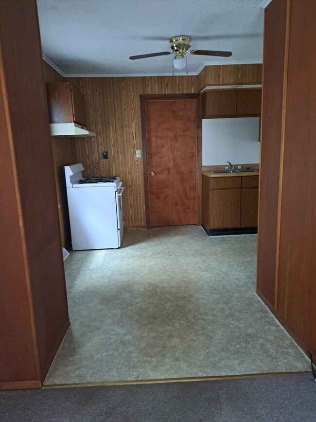 Building Photo - 114 W Garfield St