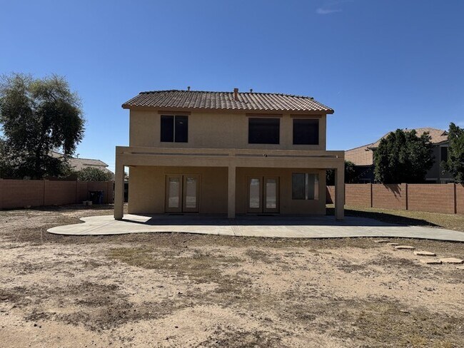 Building Photo - Gilbert Four Bedroom