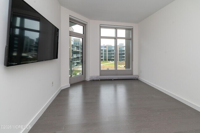 Building Photo - 15 Morris Ave