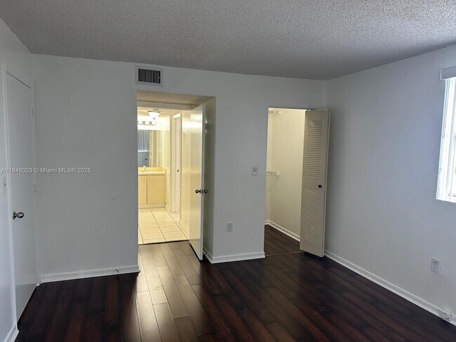 Building Photo - 14930 SW 82nd Terrace