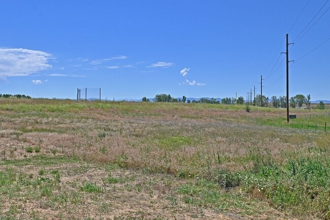 Building Photo - 1495 Oxbow Dr