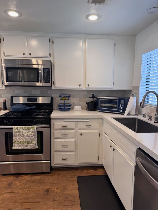 Building Photo - 1645 Copa De Oro Ct