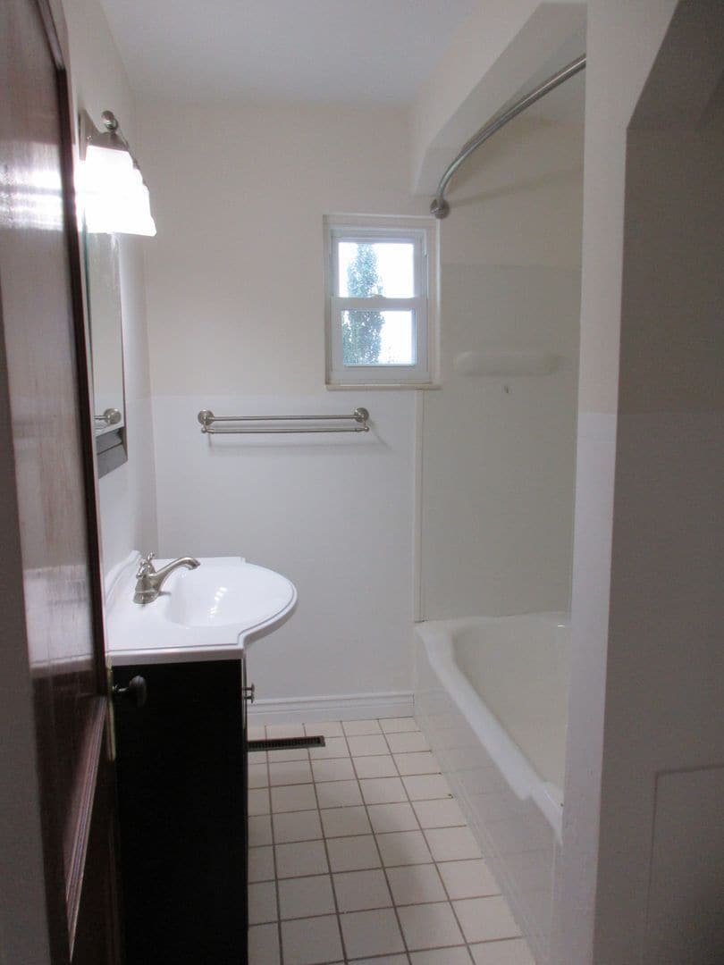 Building Photo - 4501 Packard St