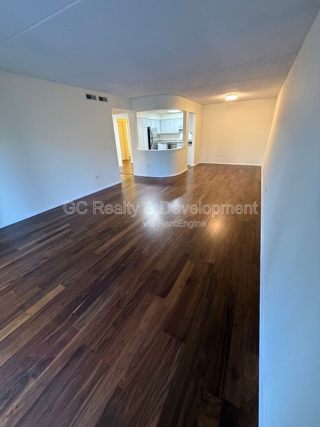 Building Photo - 5360 N Lowell Ave