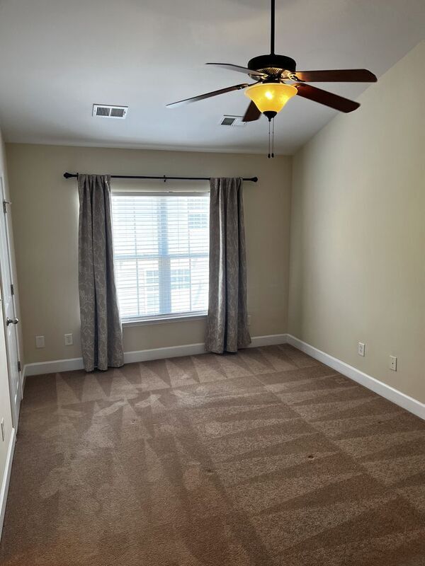 Building Photo - 7517 Lords Chapel Dr