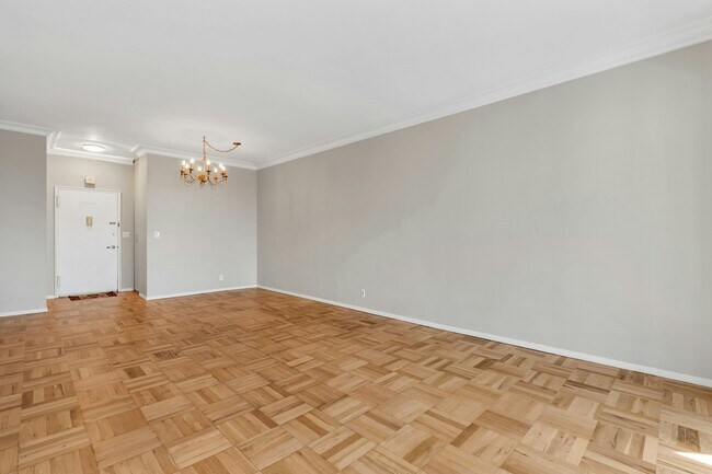 Building Photo - 2000 Linwood Ave