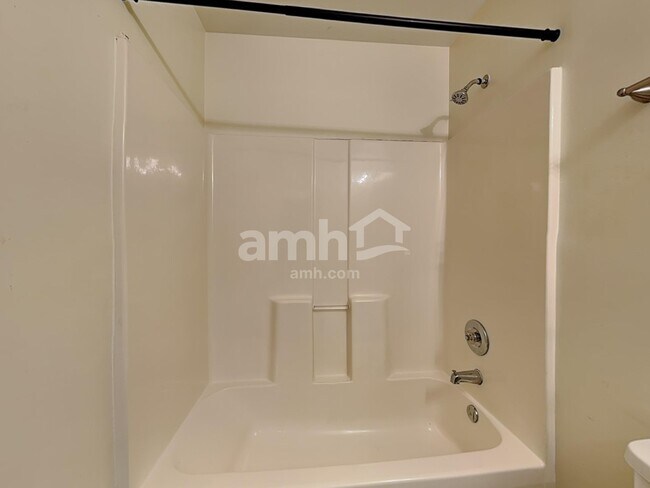 Building Photo - 3162 Berthas Overlook