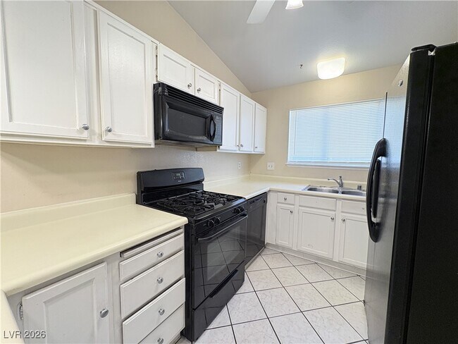 Building Photo - 7175 Sawtooth Dr