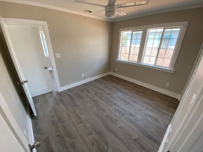 Building Photo - Renovated 5 bed 3 bath house on Art St