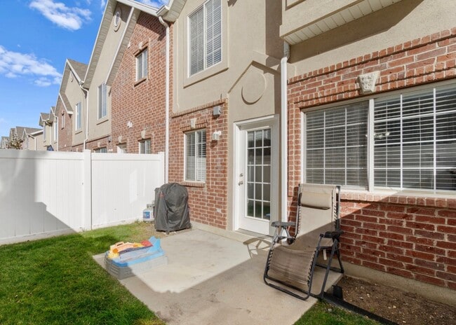 Building Photo - 10542 Sage Flats Way