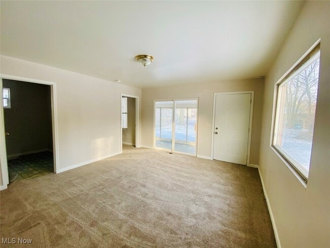 Building Photo - 383 Black St