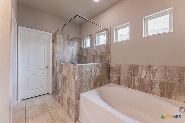 Building Photo - 3212 Trinity Dr