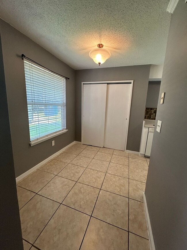 Building Photo - Charming 2 bedroom townhome in The Arbor @...