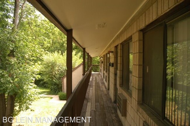 Building Photo - 3333 S Clement Ave