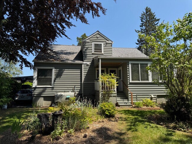 Building Photo - 17511 100th Ave SW