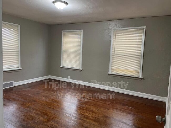 Building Photo - 2139 Kappel Dr