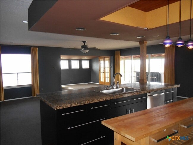 Building Photo - 21010 Stillwood Ct