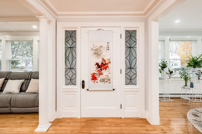 Building Photo - 815 Central Ave