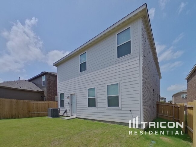 Building Photo - 1207 Bullock Dr