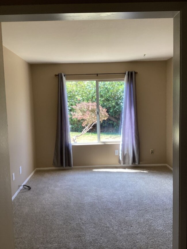 Building Photo - Centrally Located Home in Kitty Hawk