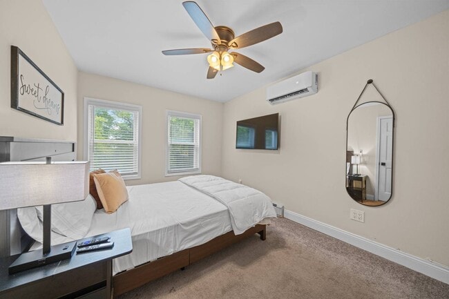 Building Photo - 266 Main St