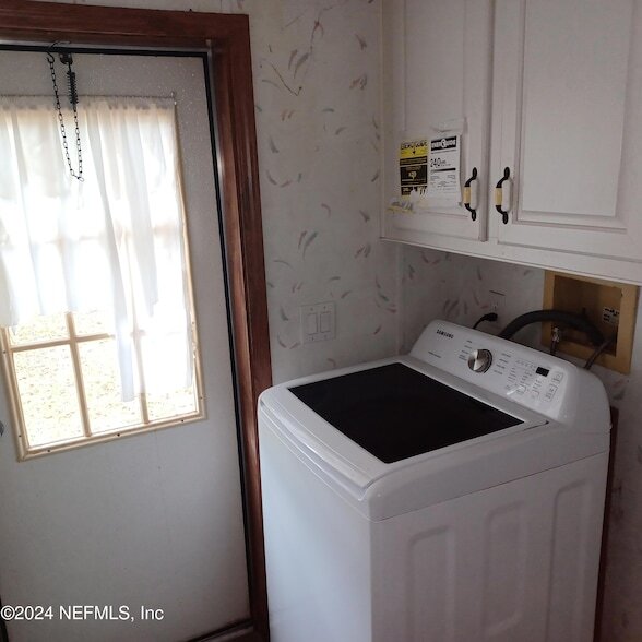 Building Photo - 463 Logan Ave