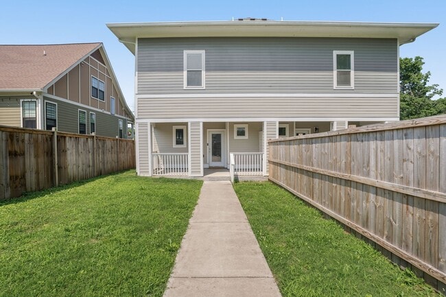 Building Photo - 1714 24th Ave N