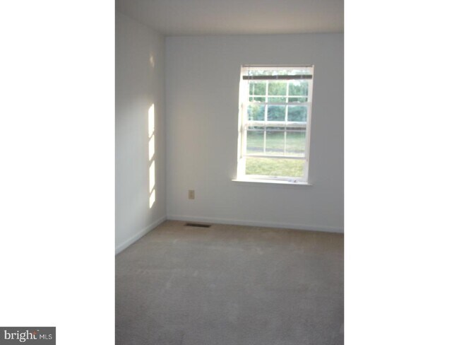 Building Photo - 108 Fairway Dr