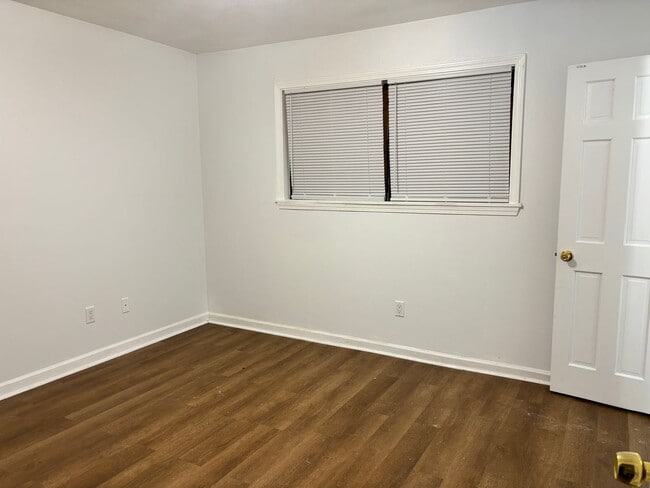 Building Photo - 2877 Teresa Dr