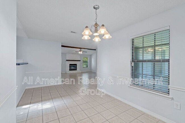 Building Photo - 502 Krest Dr