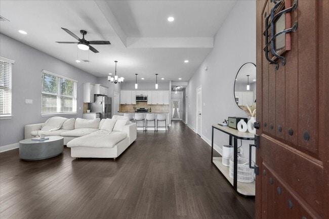 Building Photo - 20061 Torrey Pines Ln