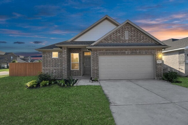 Building Photo - Elm