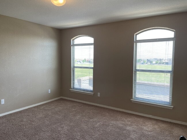 Building Photo - 12960 Cozy Cove Ave