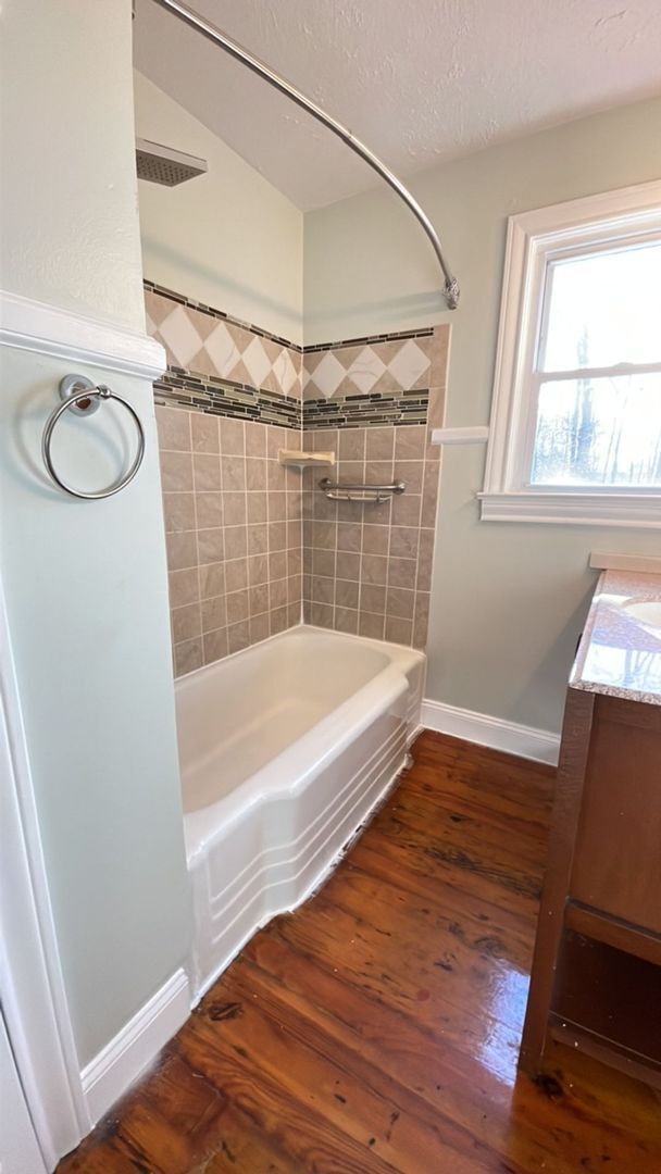 Building Photo - Rare Opportunity on nearly 3 acres!