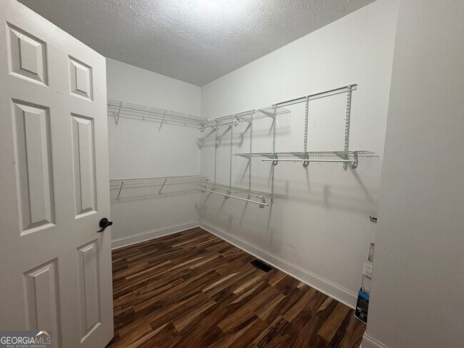 Building Photo - 20 Cascade Ct