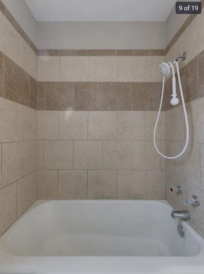 Building Photo - Adorable 4 Bedroom in Haysville!