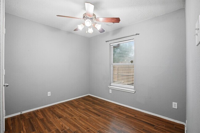 Building Photo - 20502 Holly Barr Ln