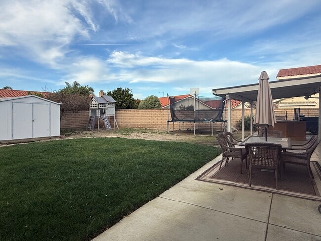 Building Photo - 305 Chaplin Cir