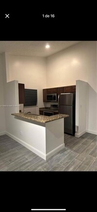 Building Photo - 3600 NW 83rd Ln