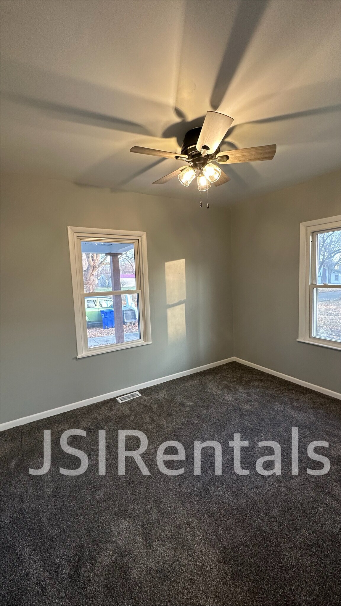 Bedroom 1 - 1704 S Montgomery Ave