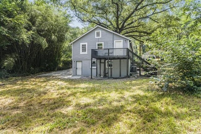 Building Photo - 2845 3rd Ave SW