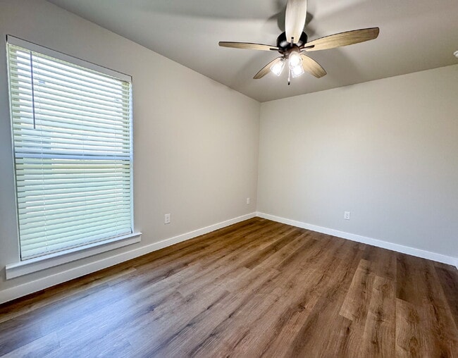 Building Photo - Brand-New, Move-In Ready!