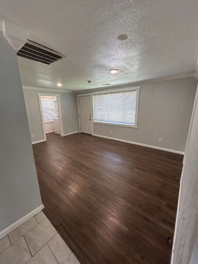 Building Photo - "Charming 2-Bedroom 1 bath with Spacious Living in Humboldt, Tn – Perfectly Cozy at 851 Sq Ft!"