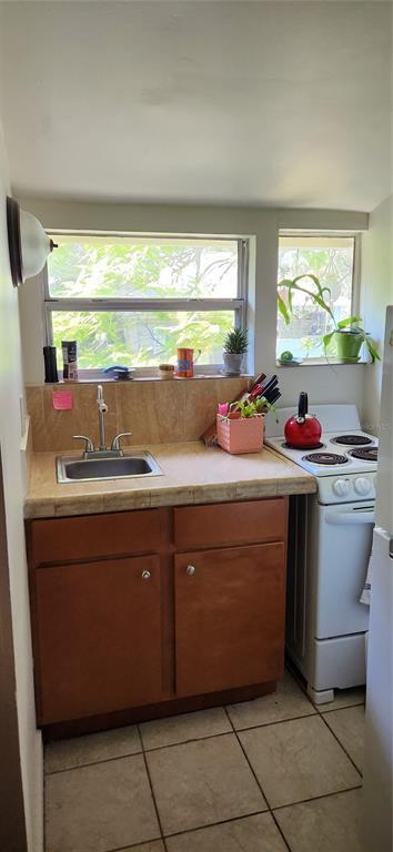 Building Photo - 750 7th Ave N