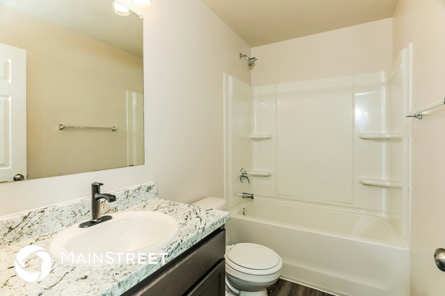 Building Photo - 281 Hillcrest Dr