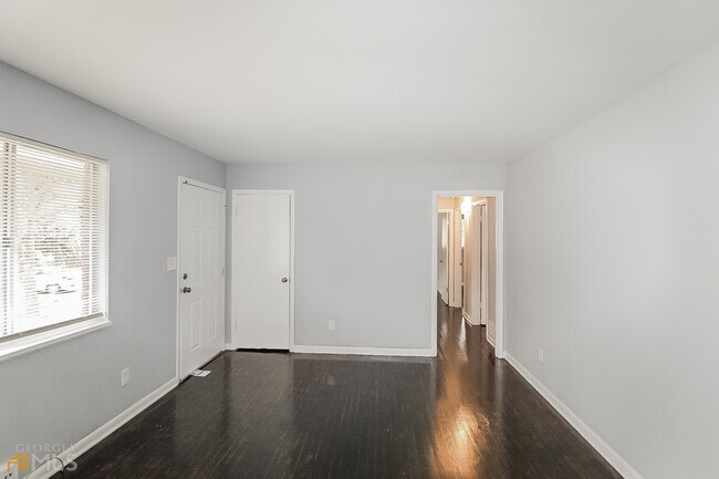 Building Photo - 2375 Surrey Trail