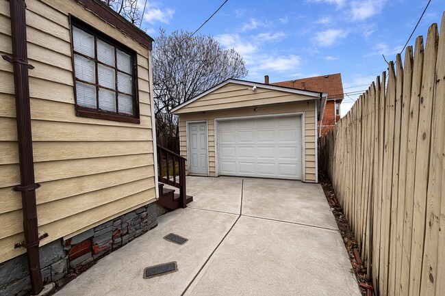 Building Photo - 6407 Dibble Ave