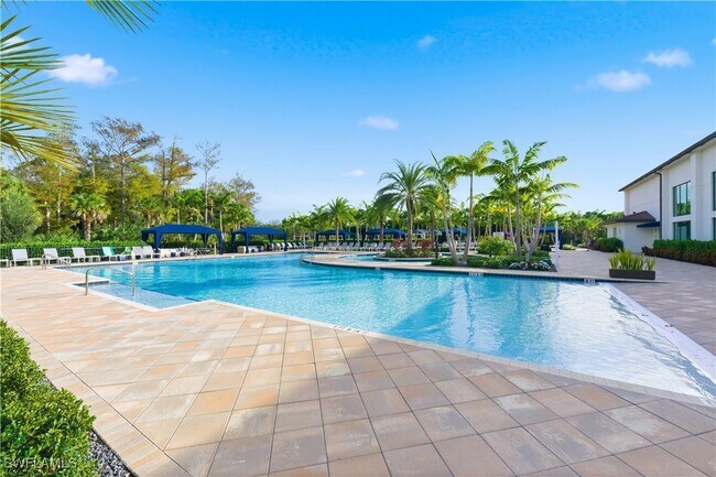 Building Photo - 11899 Gardenia Ave