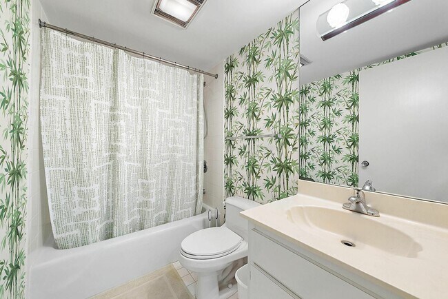 Building Photo - 400 S Ocean Blvd