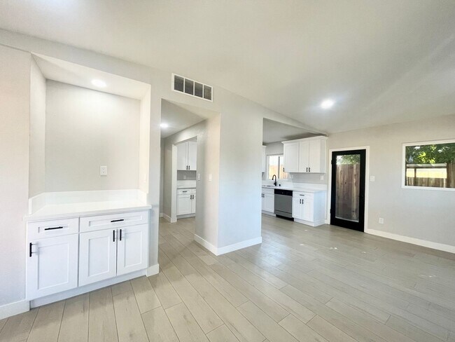 Building Photo - COMING SOON!! 3 Bedroom/ 1 Bathroom HOME in Desert Hot Springs!!